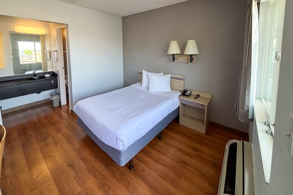 Foto van 1 tweepersoonsbed (queensize) | Rookvrij - Vakantiehuis in Las Vegas NV - BedRoom