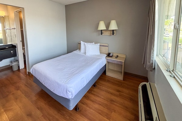 Foto van 1 tweepersoonsbed (queensize) | Rookvrij - Vakantiehuis in Las Vegas NV - BedRoom