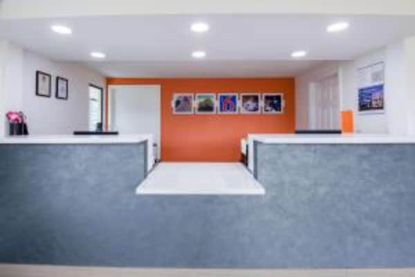 Foto van 2 tweepersoonsbedden | Roken toegestaan, magnetron aanwezig - HallReception