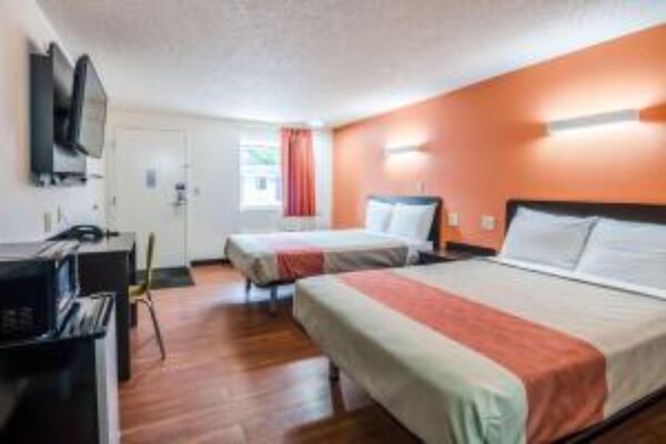 Foto van 2 tweepersoonsbedden | Roken toegestaan, magnetron aanwezig - BedRoom