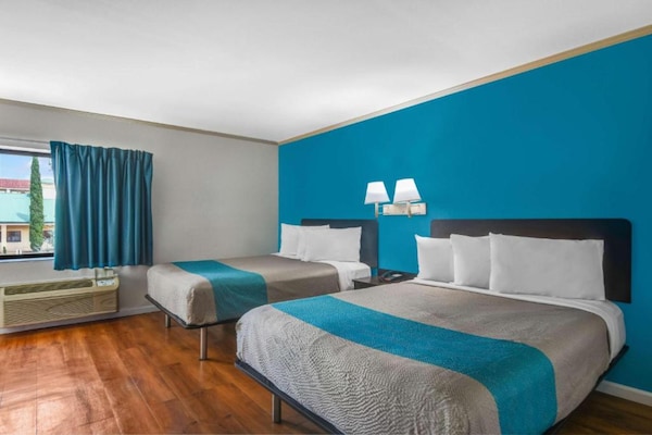 Foto van 2 tweepersoonsbedden | Roken toegestaan - Vakantiehuis in Norcross - BedRoom