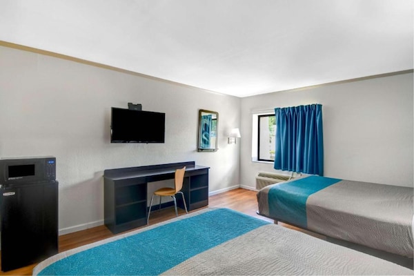 Foto van 2 tweepersoonsbedden | Roken toegestaan - Vakantiehuis in Norcross - BedRoom