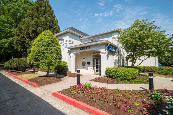 Foto van 2 tweepersoonsbedden (queensize) Niet-roken - Vakantiehuis in Duluth - ExteriorSummer