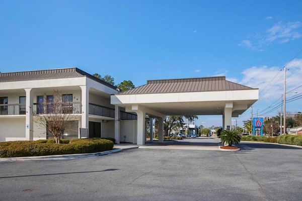 Foto van 2 queensize bedden | Premium, Micfridge - Vakantiehuis in Savannah GA - ExteriorSummer