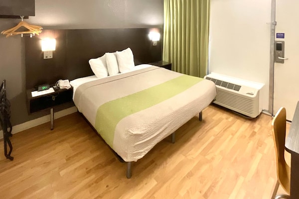 Foto van 1 kingsize bed | Roken toegestaan, koelkast aanwezig - BedRoom