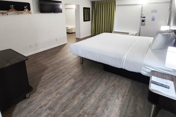 Foto van 1 kingsize bed | Roken toegestaan, koelkast aanwezig - BedRoom