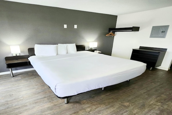 Foto van 1 kingsize bed | Roken toegestaan, koelkast aanwezig - BedRoom