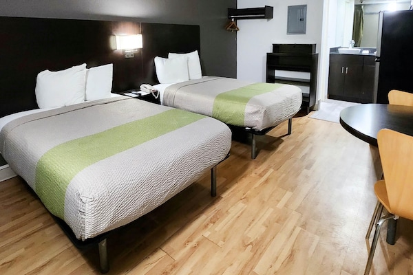 Foto van 2 tweepersoonsbedden | Niet-roken, koelkast - Vakantiehuis in Columbus - BedRoom