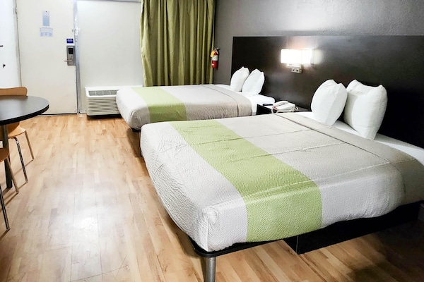 Foto van 2 tweepersoonsbedden | Niet-roken, koelkast - Vakantiehuis in Columbus - BedRoom