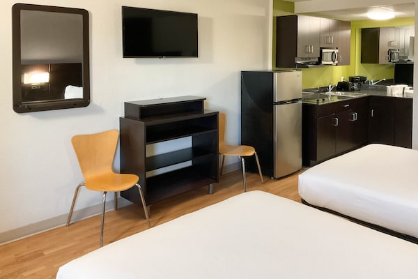 Foto van 2 tweepersoonsbedden | Niet-roken, koelkast - Vakantiehuis in Columbus - BedRoom