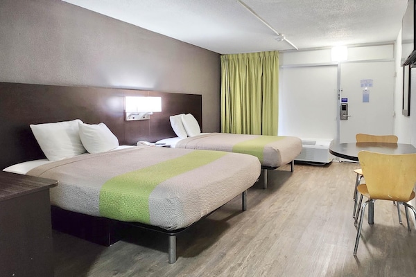 Foto van 2 tweepersoonsbedden | Niet-roken, koelkast - Vakantiehuis in Columbus - BedRoom