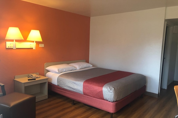 Foto van 1 tweepersoonsbed | Toegankelijk voor mindervaliden/bad - BedRoom