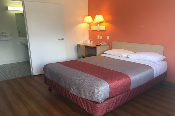 Foto van 1 tweepersoonsbed | Toegankelijk voor mindervaliden/bad - BedRoom
