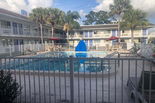 Foto van 2 tweepersoonsbedden | Jacksonville - Vakantiehuis in Jacksonville - PoolOfHouse
