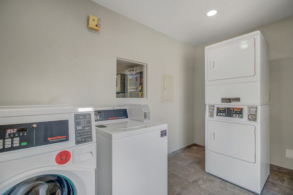 Foto van 2 tweepersoonsbedden | Niet-roken, koelkast - Vakantiehuis in Venice - Facilities