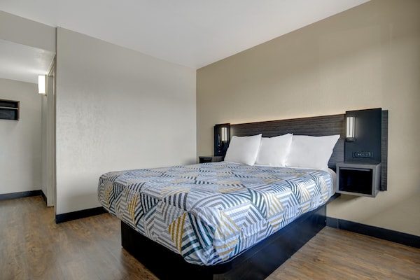 Foto van 1 tweepersoonsbed (Queensize) | Premium, Deluxe - Vakantiehuis in Venice - BedRoom