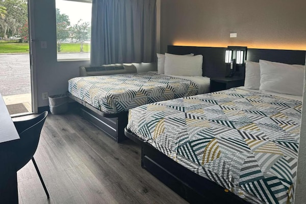 Foto van 2 tweepersoonsbedden | Premium minikoelkast - Vakantiehuis in Kissimmee - BedRoom