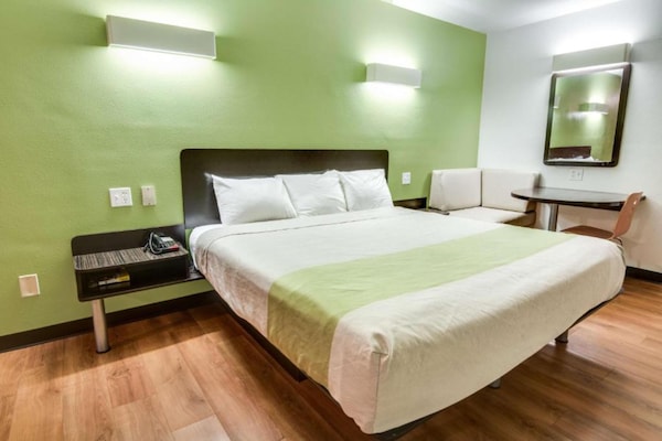 Foto van 1 kingsize bed | Rookvrij, keuken, bank - Vakantiehuis in Longview - BedRoom