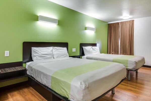 Foto van 2 tweepersoonsbedden (queensize)|Niet-roken - Vakantiehuis in Longview - BedRoom