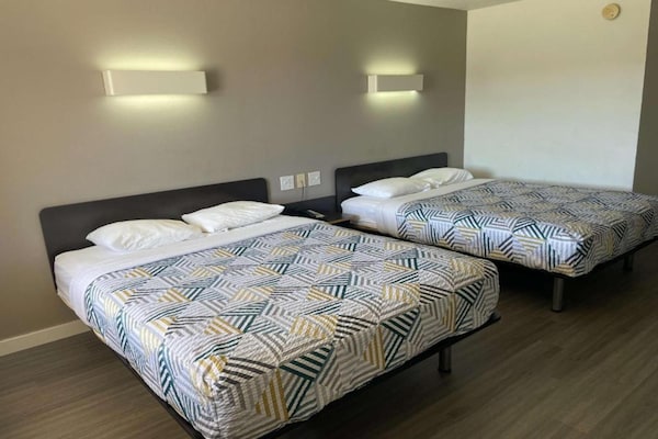 Foto van 2 tweepersoonsbedden | Rookvrij - Vakantiehuis in Wichita Falls - BedRoom