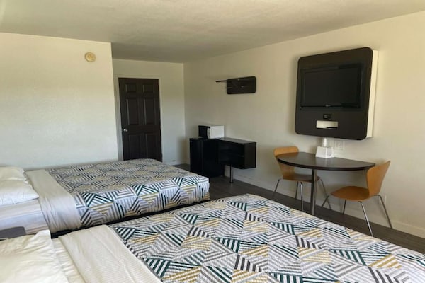 Foto van 2 tweepersoonsbedden | Rolstoeltoegankelijk Nsmk - Vakantiehuis in Wichita Falls - BedRoom