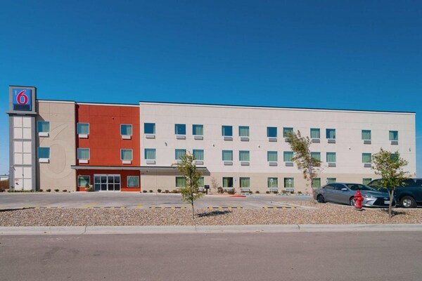Foto van 2 tweepersoonsbedden (queensize) | Rookvrij - Vakantiehuis in Midland - ExteriorSummer