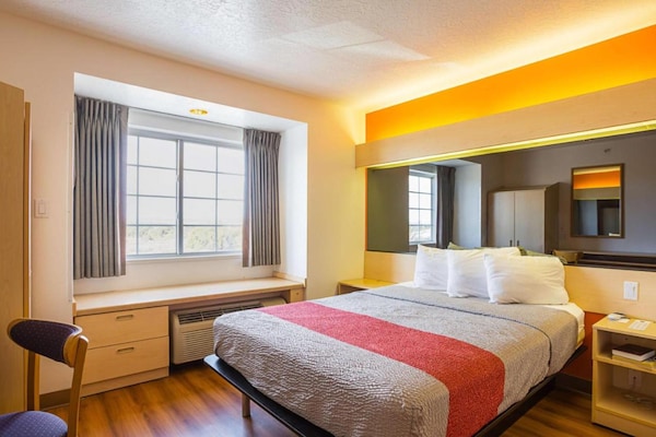 Foto van 1 tweepersoonsbed (queensize) | Suite, rookvrij - Vakantiehuis in Bernalillo - BedRoom
