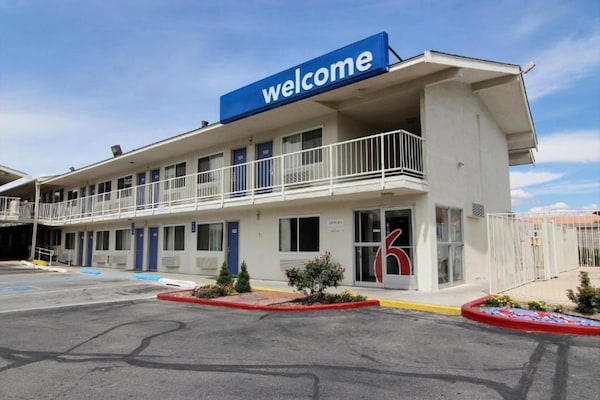 Foto van 1 tweepersoonsbed (queensize) | Rookvrij - Vakantiehuis in Albuquerque - ExteriorSummer
