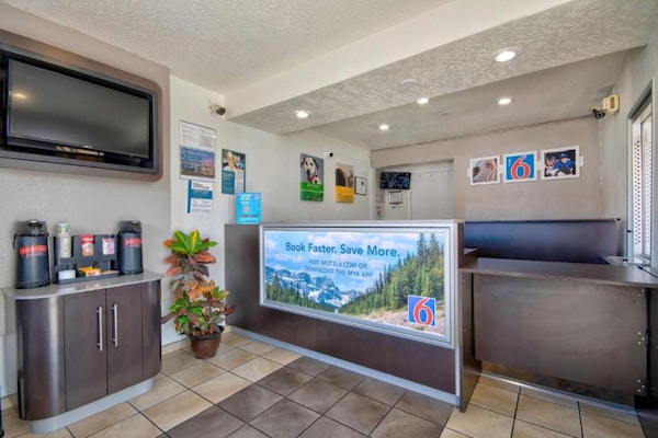 Foto van 1 tweepersoonsbed (queensize) | Roken toegestaan - Vakantiehuis in Santa Fe - HallReception