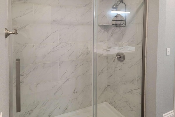 Foto van 1 tweepersoonsbed (queensize) | Premium minikoelkast - BathRoom