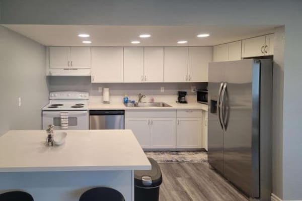 Foto van 1 tweepersoonsbed (queensize) | Premium minikoelkast - Kitchen