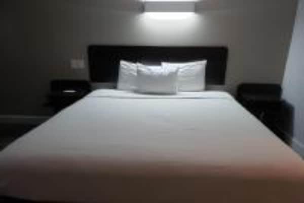 Foto van 1 kingsize bed | Rookvrij - Vakantiehuis in Hesperia - BedRoom