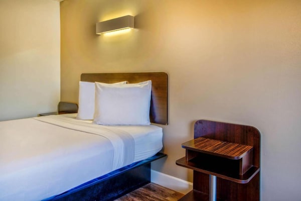 Foto van 1 tweepersoonsbed (queensize) | Rookvrij - Vakantiehuis in Hesperia - BedRoom