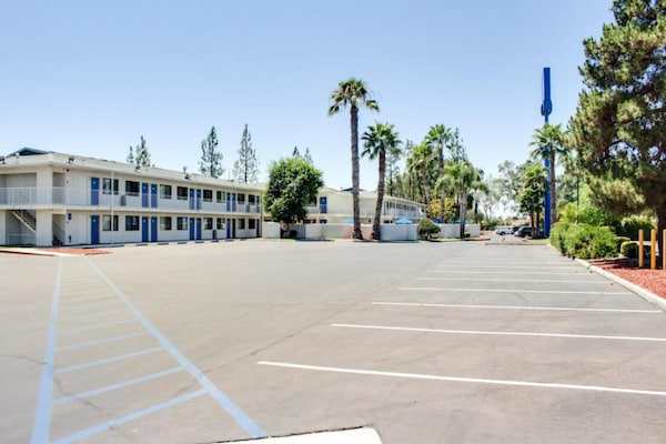 Foto van 2 tweepersoonsbedden | Niet-roken, koelkast - Vakantiehuis in Bakersfield - ExteriorSummer