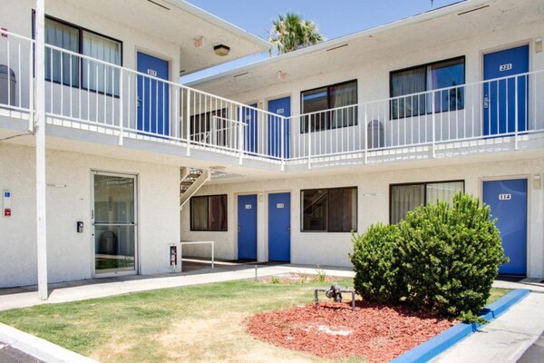 Foto van 2 tweepersoonsbedden | Niet-roken, koelkast - Vakantiehuis in Bakersfield - ExteriorSummer