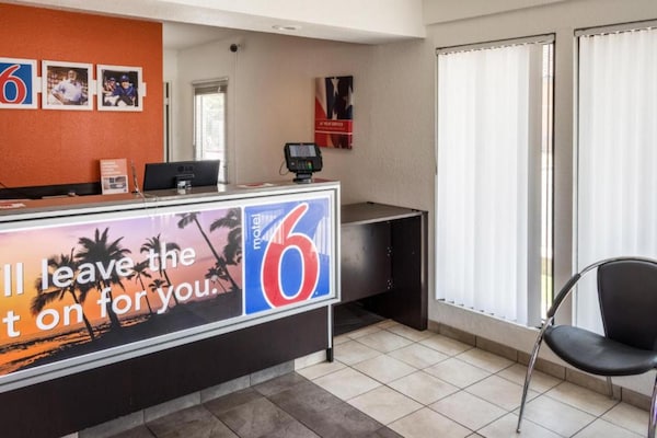 Foto van Bakersfield | 1 tweepersoonsbed | Toegankelijk voor mindervaliden/bad - HallReception