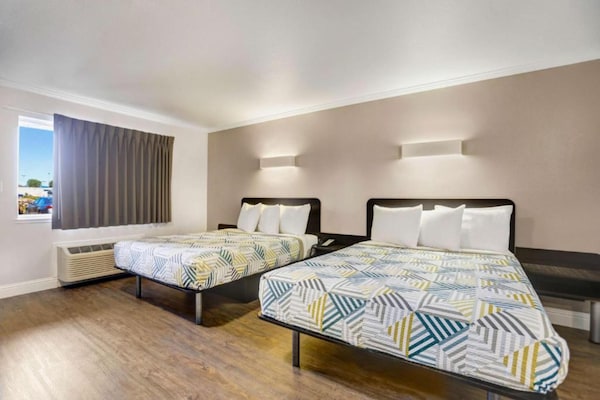 Foto van 2 tweepersoonsbedden (queensize) | Rookvrij - Vakantiehuis in Lodi - BedRoom