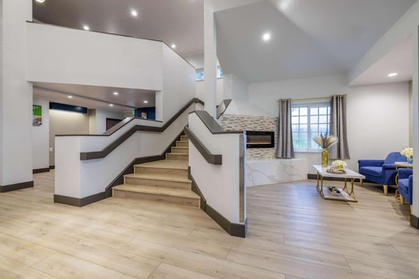 Foto van 2 tweepersoonsbedden | Niet-roken, koelkast - Vakantiehuis in Auburn - HallReception