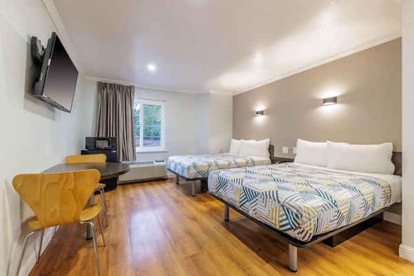 Foto van 2 tweepersoonsbedden | Niet-roken, koelkast - Vakantiehuis in Auburn - BedRoom