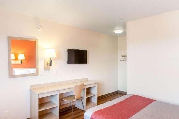 Foto van 1 tweepersoonsbed (Queensize) - Vakantiehuis in Redding CA - BedRoom
