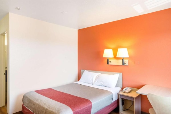Foto van 1 tweepersoonsbed (Queensize) - Vakantiehuis in Redding CA - BedRoom