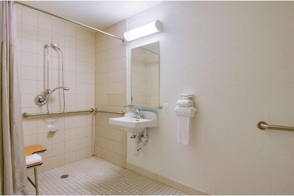 Foto van 1 tweepersoonsbed (queensize) | Rookvrij - Vakantiehuis in Fife - BathRoom